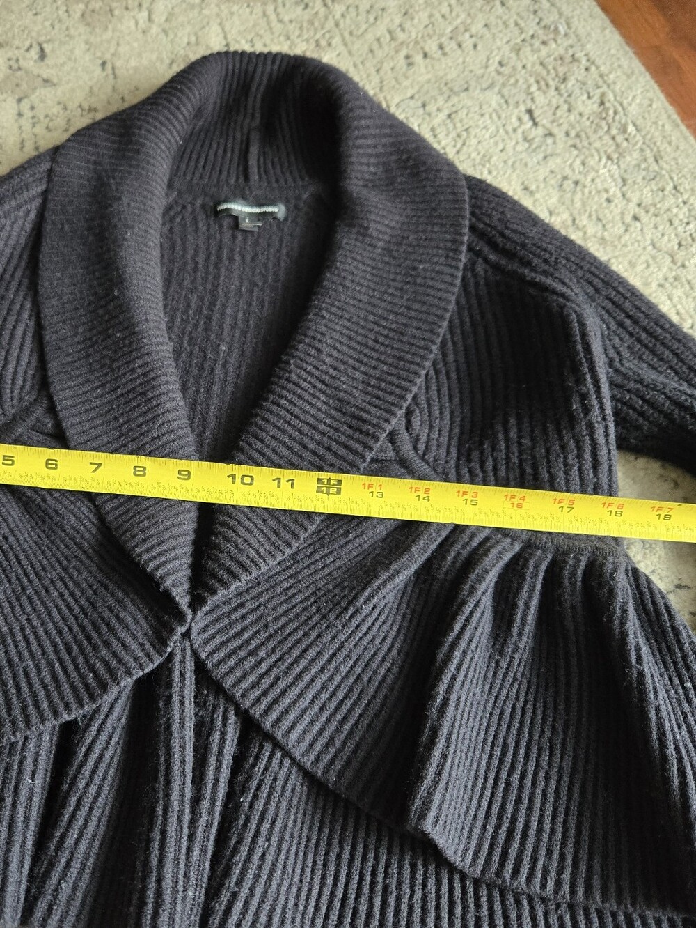 '09 Express Cardigan - Picture 3 of 6